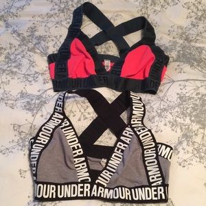 Set of 2 medium Under Armour sports bras